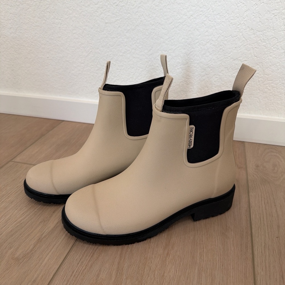 Merry People sand Bobbi ankle boots